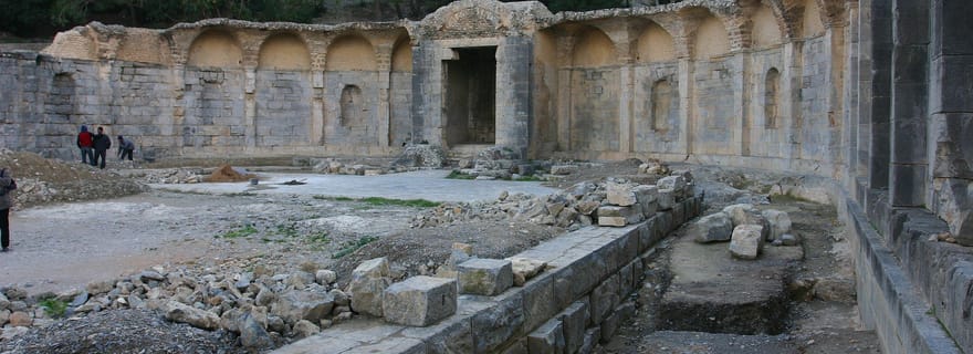 Tour Berbère:Oudhna,Zaghouan et Zriba au depard d'hotel ou Bateau Croisière