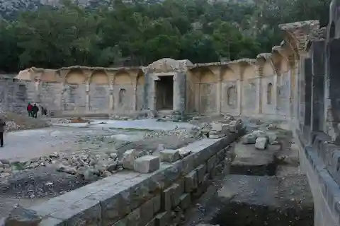 Berber Tour:Oudhna, Zaghouan and Zriba from hotel or boat cruise