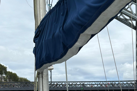 Porto: Tocht op een zeilboot gedeeld of privé (Sunset Option)Porto: Privétour op een zeilboot (ZONSONDERGANG OPTIE)