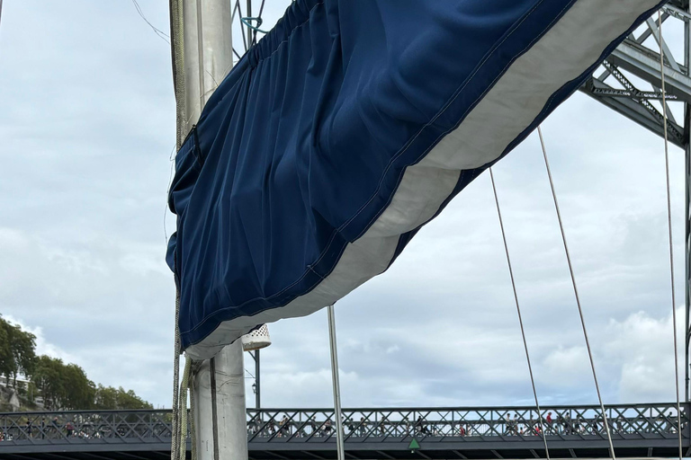 Porto: Tocht op een zeilboot gedeeld of privé (Sunset Option)Porto: Privétour op een zeilboot (ZONSONDERGANG OPTIE)