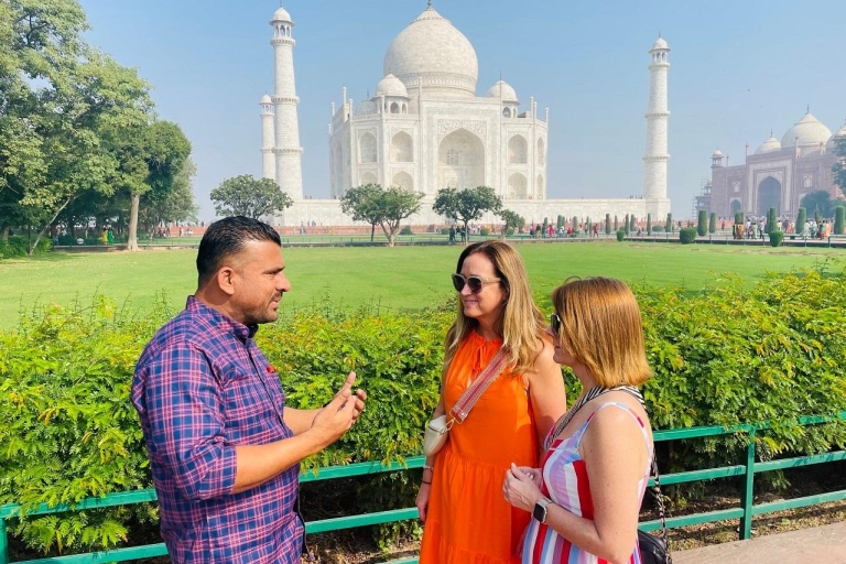 Agra: Visita guiada sin colas al Taj Mahal y al Fuerte de AgraVisita al Taj Mahal y al Fuerte de Agra con coche, guía y entrada