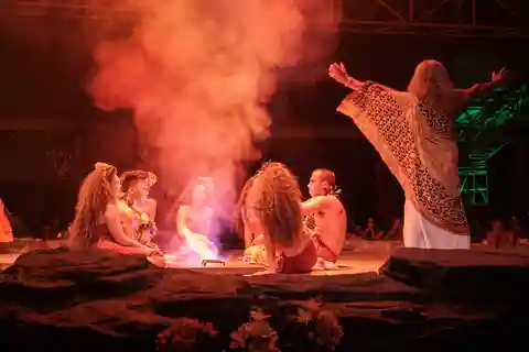Kauai: Pacchetto Luau Kalamaku Silver - Bar aperto e posti a sedere in prima fila