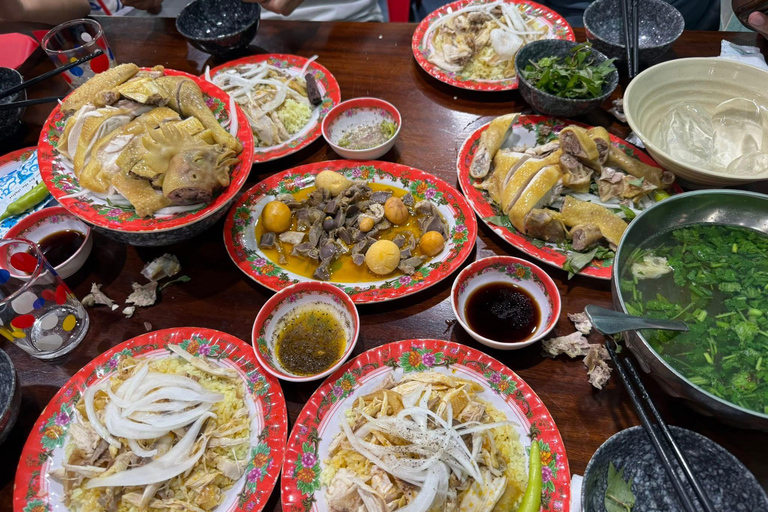 Da Nang: excursão a pé pela comida de rua e espetáculo Charming Da NangDa Nang: Excursão a pé pela comida de rua e espetáculo Charming Da Nang