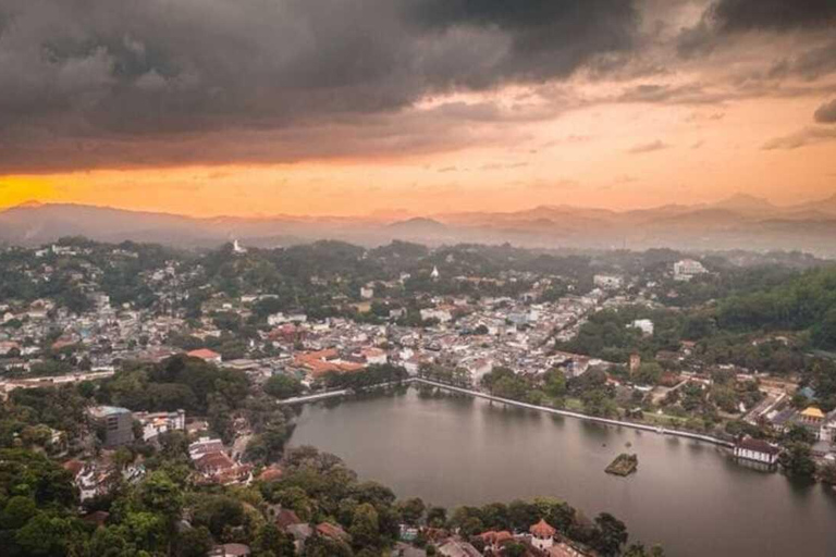 Kandy: Temple of Tooth, Train Ride, & Cave Waterfall Tour
