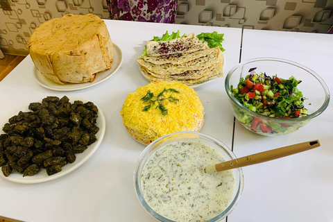 当地大厨的阿塞拜疆菜烹饪课阿塞拜疆烹饪课，由当地厨师授课