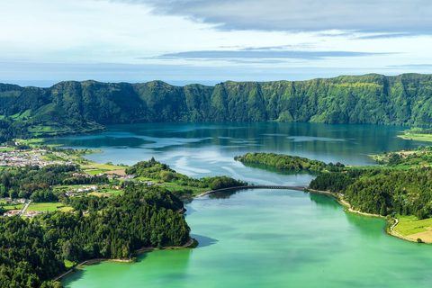 PONTA DELGADA: Shore Tour Sete Cidades Green Blue Lakes PONTA DELGADA: Shore-Ex Sete Cidades Green & Blue Lakes