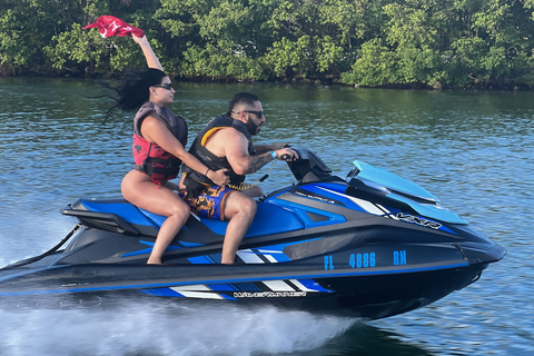 Miami: Aventura en moto acuática con paseo en barco desde el centro de la ciudad