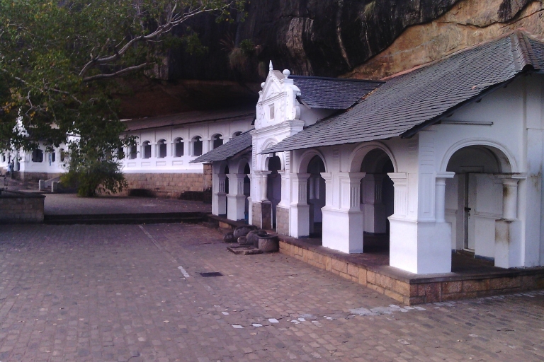 Entdecke Sigiriya, Kandy, Nuwaraeliya und Galle von Colombo aus