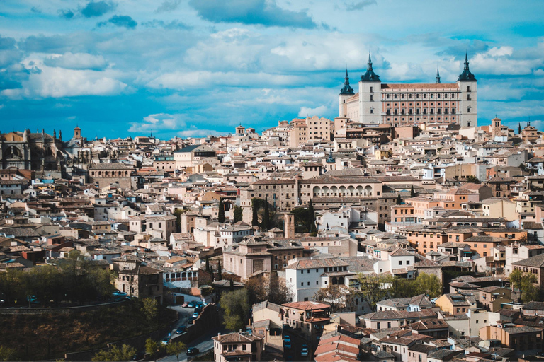 Von Madrid aus: Ganztägige Tagestour nach Segovia und Toledo