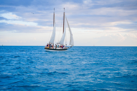 Key West&#039;s Schoener Appledore Star Champagne Sunset Sail