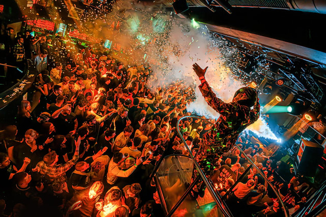 Prague: Duplex Boat Party and Afterparty at the Rooftop Club
