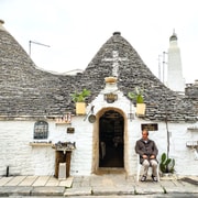Von Monopoli: Selbstständiger Besuch von Matera und Alberobello mit Reiseleiter