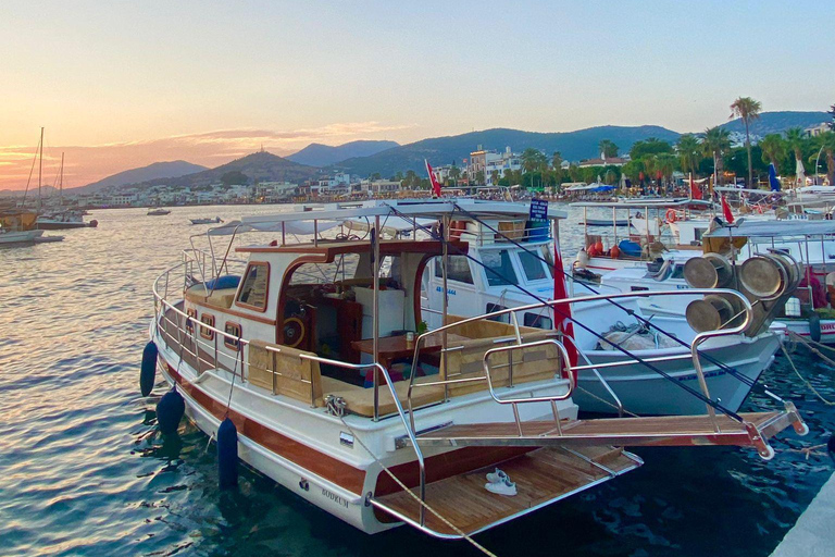 Bodrum Private Boat tour with lunch & swimming stops