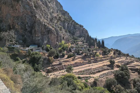 Delfos y el Monasterio de Hosios Loukas: Tour privado desde Atenas