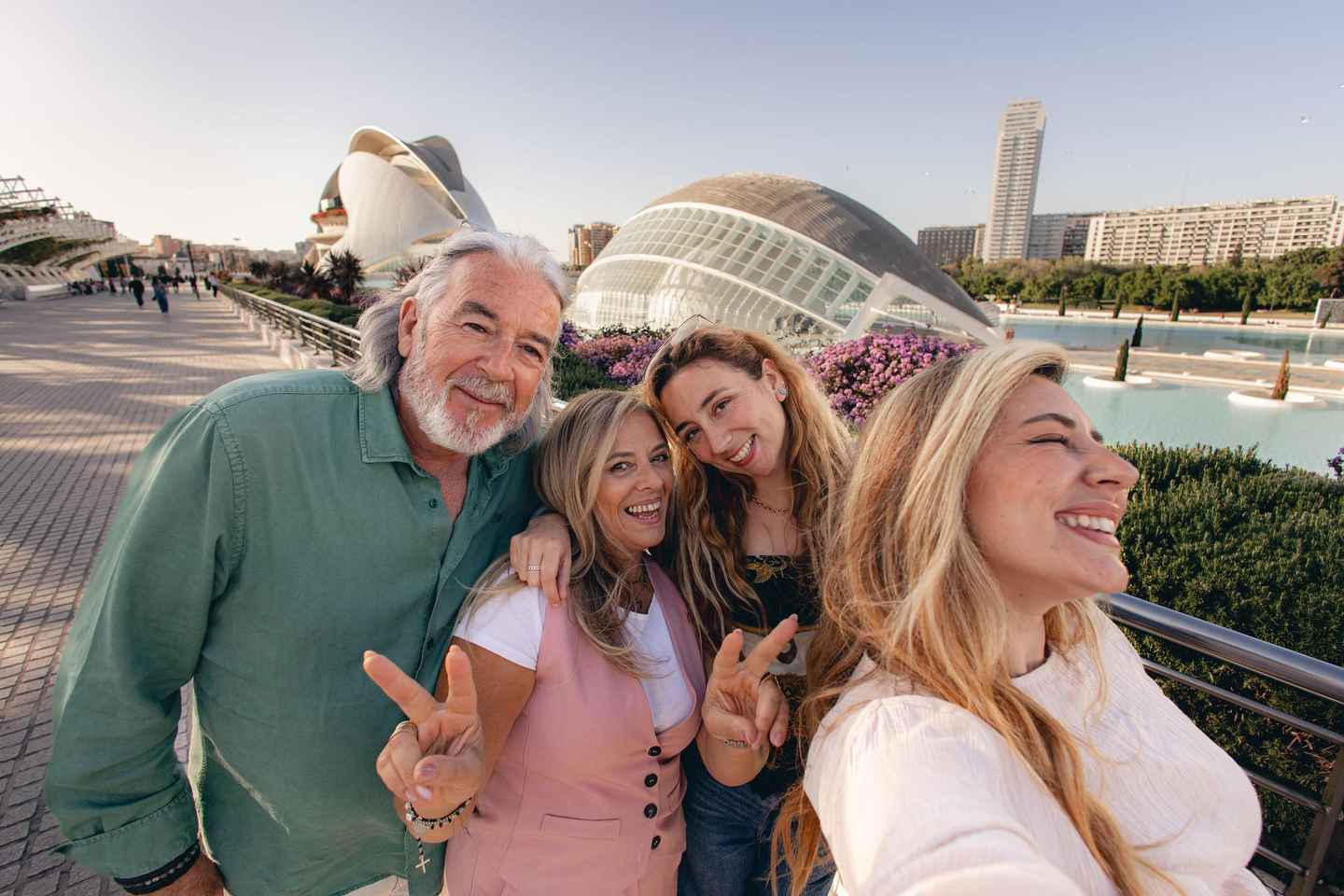 Futuristic Valencia: Sightseeing Tour of the City of Arts and Sciences - Walking tour of the City of Arts and Sciences in Valencia
