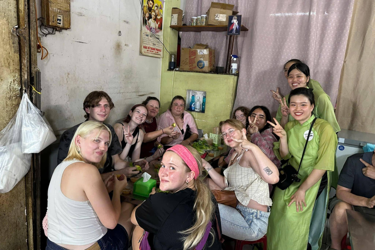 Ho Chi Minh City: Motorbike Street Food Tour - 12 Tastings