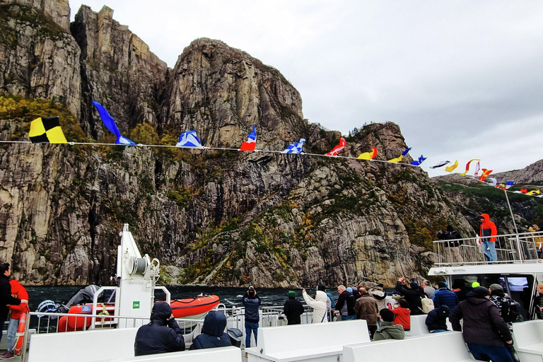 Stavanger: Sceniczny rejs po fiordach do Lysefjord i PreikestolenStavanger: Lysefjorden i Preikestolen – malowniczy rejs