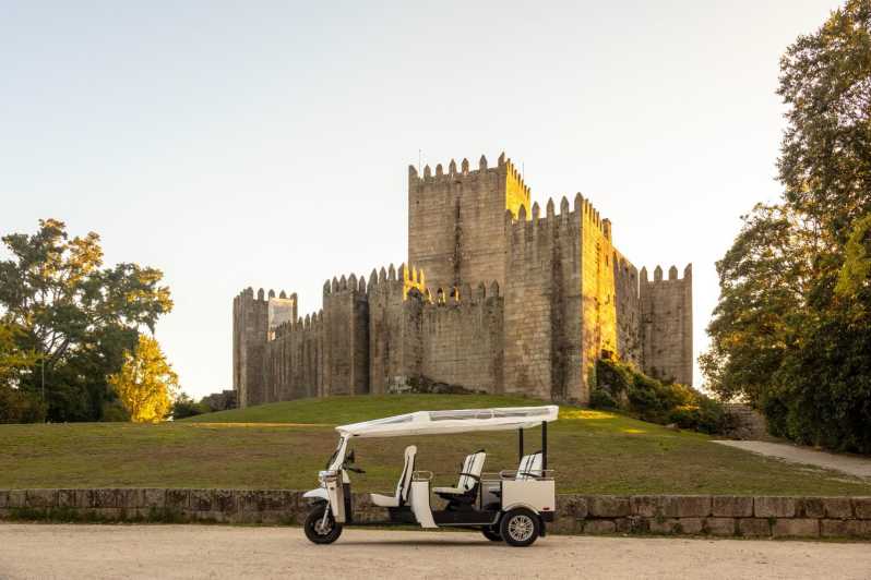 Sightseeing Tours by Electric Tuk-Tuk in Guimarães