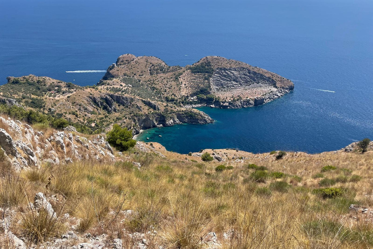 SORRENTO AMALFI COAST: TREKKING AND OVERNIGHT IN NERANO BAY BAY OF NERANO: hiking guide trekking and overnight in Nerano