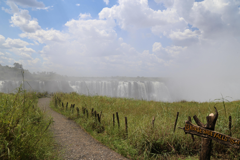 Tour privado de las cataratas Victoria con almuerzo y vuelo en helicóptero