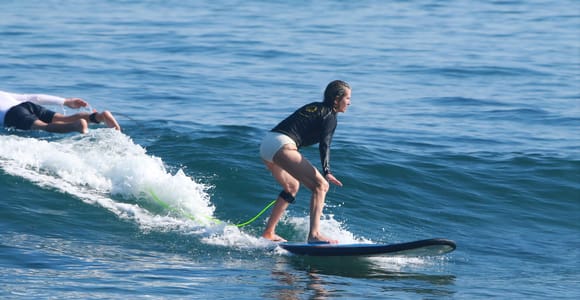 Uluwatu: 2-Hour Surf Lesson for Beginners with Instructor