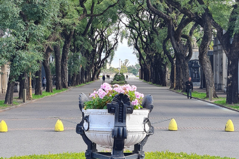 Buenos Aires: Chacarita, o maior cemitério da ArgentinaVisita ao cemitério de Chacarita: Ícones, arte e história