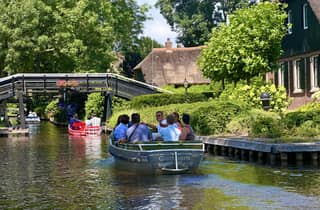Von Amsterdam: Tagestour nach Giethoorn mit Kanal- und Dorftour
