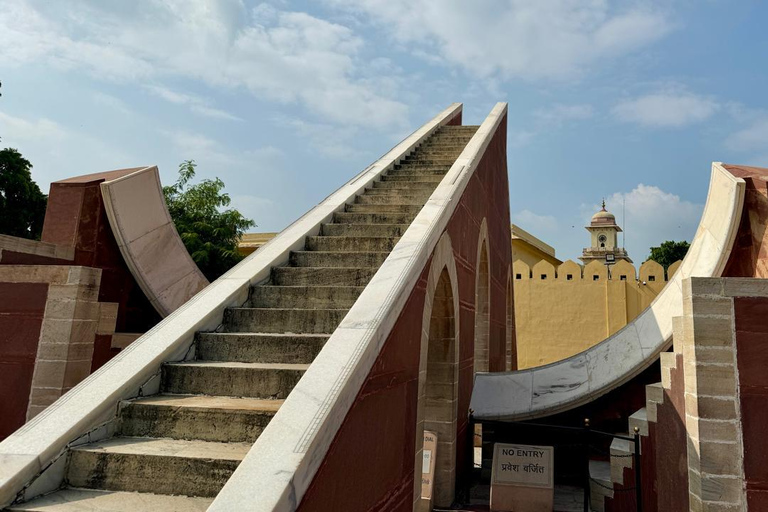 &quot;Jaipur&#039;s Living Heritage: A Walk Through Time&quot;Jaipur By Walk: Flower Market, Temples &amp; Royal Landmarks