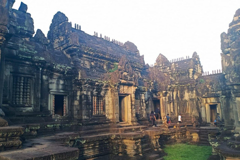 Siem Reap: Phnom Bok Mountain and Grand Circle Temples Tour