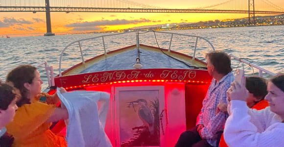 Lisbon: Live Guided Traditional Boat Sightseeing Cruise Tour