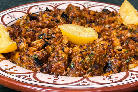 Cours de cuisine à Marrakech avec le chef Hassan, experts en tajinePetit groupe