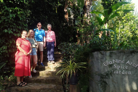 Ella : Corso di cucina con tour del giardino delle spezie