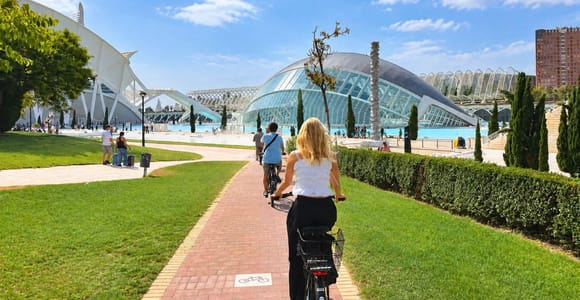 Valencia: Guided Bike Tour with Coffee Tasting