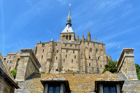 Visita privata con guida dal vivo di Mont Saint-Michel e Honfleur in MercedesPrivato Mont Saint-Michel, Honfleur da Parigi in Mercedes