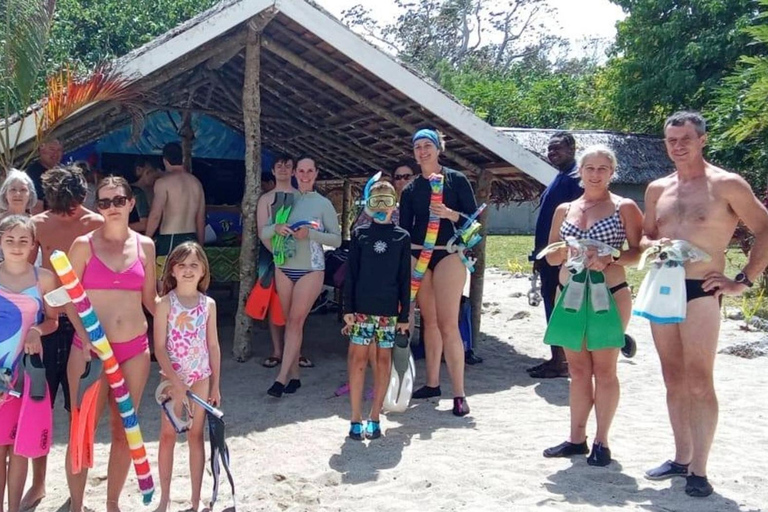 瓦努阿图：海龟与浮潜之旅（含午餐）瓦努阿图：海龟与浮潜之旅，含午餐