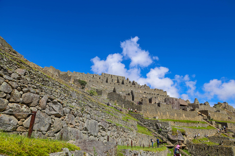 Cusco: Machu Picchu Circuit 2, całodniowa wycieczka z transferem pociągiemWycieczka z biletem wstępu do Machu Picchu