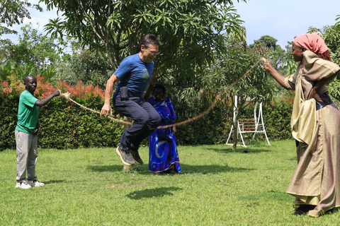 坎帕拉：埃瓦菲文化村一日游含午餐