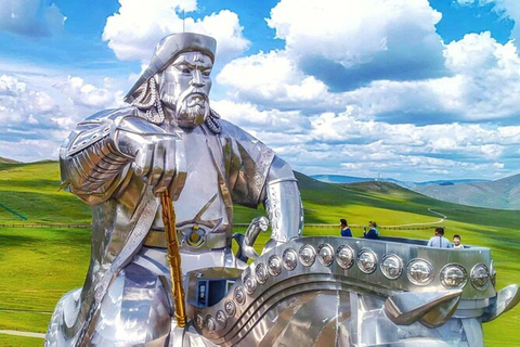 Ulaanbaatar: Genghis Khan Statue & Stargazing Tour