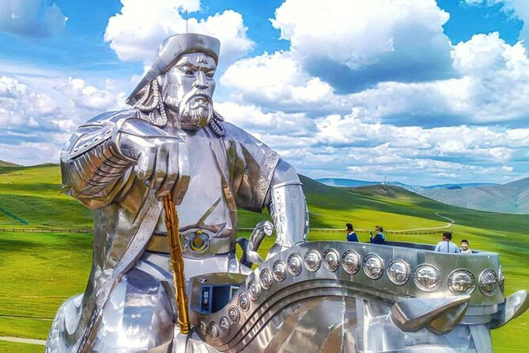 Ulaanbaatar: Genghis Khan Statue & Stargazing Tour
