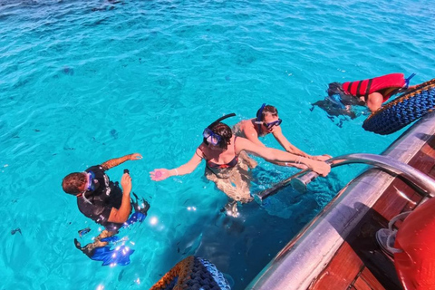 Hurghada: Scuba Diving cruise with lunch & pickup Single Beginner introduction dive with pickup and lunch