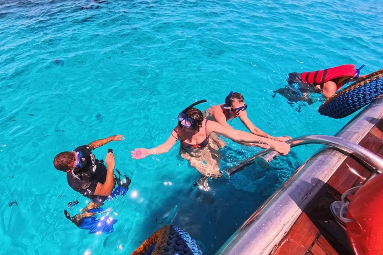 Hurghada: Scuba Diving cruise with lunch & pickup Single Beginner introduction dive with pickup and lunch