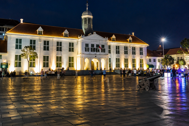 Discover jakarta by the night