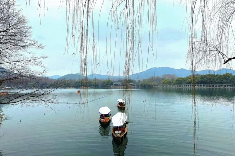 From Shanghai: West Lake Hiking Day Trip with Longjing Tea private tour option