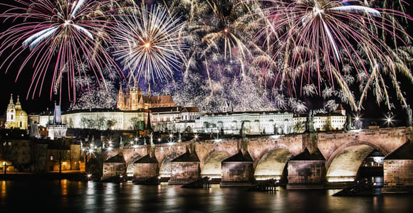 Prague: New Year&#39;s Eve Pub Crawl & Shots Bar Club Entry