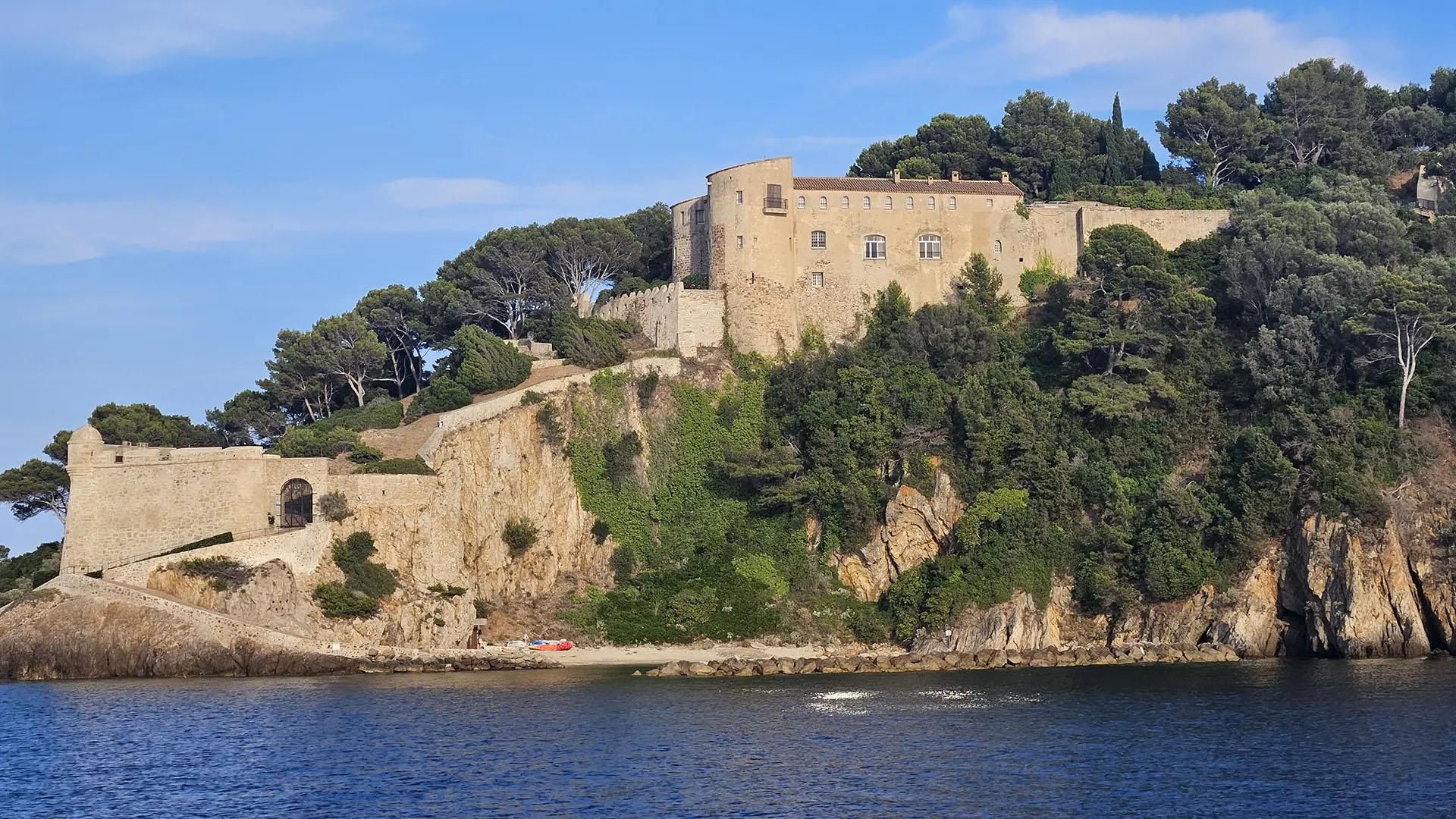 Bormes-les-Mimosas: Hybridbootfahrt rund um das Fort de Brégançon