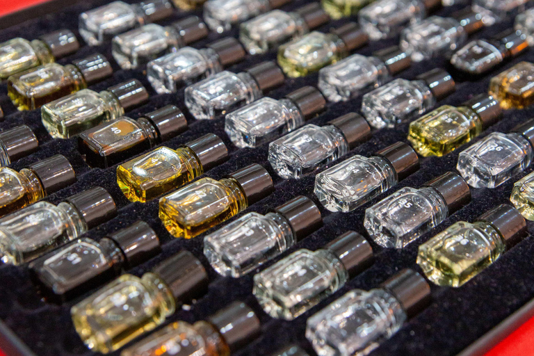 C/Echegaray 5 Centrum Malagi: Masaż Malagueño: Masaż + Degustacja winaC/Echegaray 5 Malaga centrum: Malagueño Massage: masaż + degustacja wina