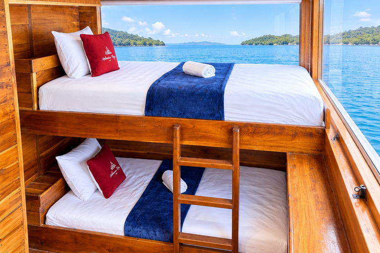 3D Komodo Sailing & Land Tour 12 Stops Single Bed & Hotel 3-Day Shared Cabin, Single Bed No Land Tour No Park Fee