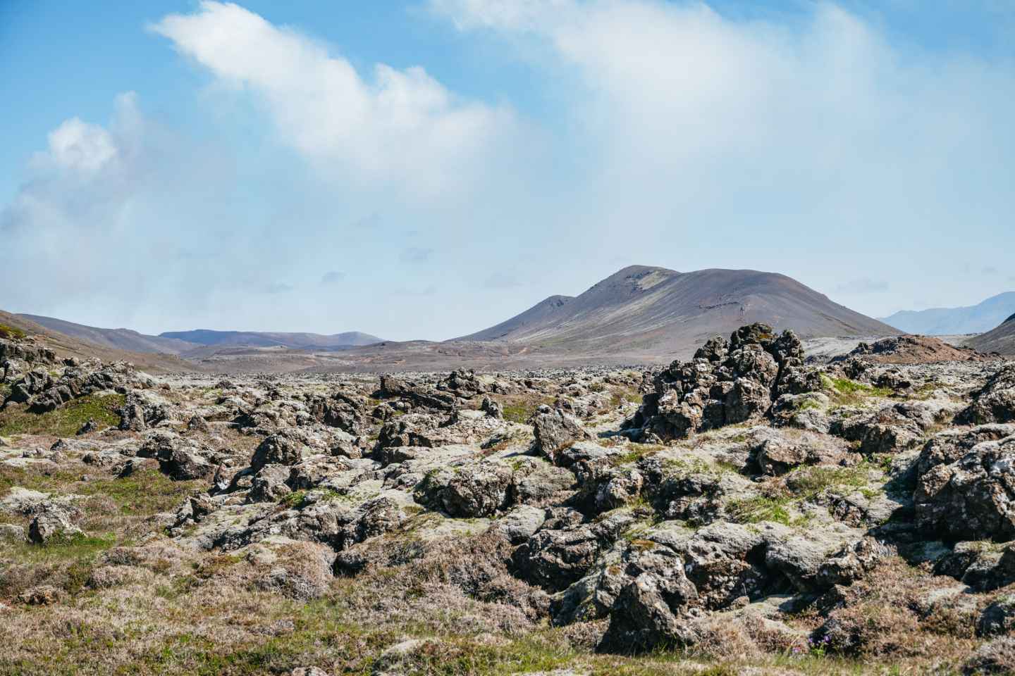 Reykjavik: Guided Tour to Volcano and Reykjanes Geopark