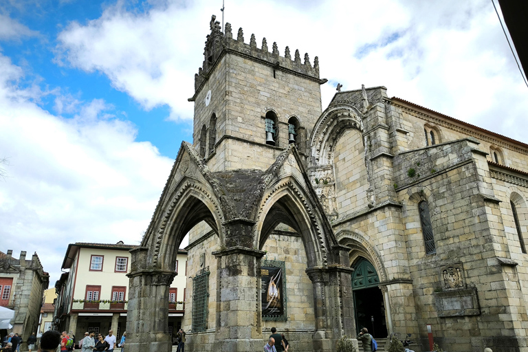Braga & Guimarães Tour: Small Historical Group Tour