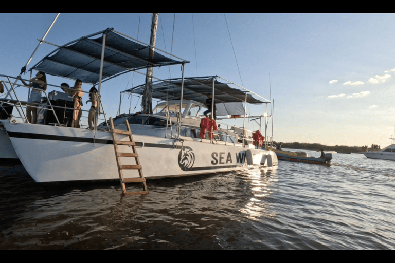 Wycieczka katamaranem - Costa del Sol El SalvadorWycieczka katamaranem - słoneczne wybrzeże Salwadoru